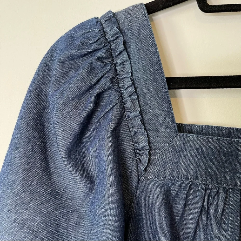 Draper James Maren Top in Chambry Dark Wash Size Small NWOT - Picture 3 of 7